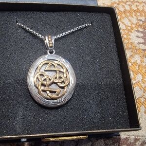 Elegant Silver and Gold Pendant Necklace